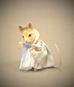 R. John Wright Cinderella Mouse