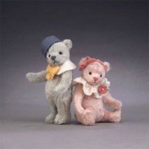 R. John Wright Pinkie and Baby Blue