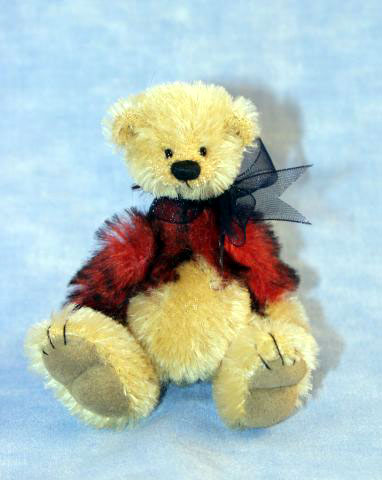 Deb Canham Flump Dumpy Christmas Holly Beary - Click Image to Close