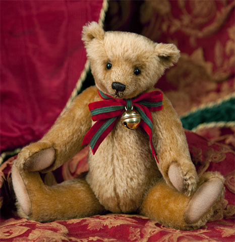 R. John Wright Christmas Bear Willoughby - Click Image to Close